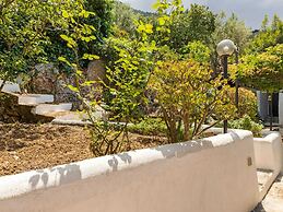 Belvilla by OYO Quaint Villa in Carini With Garden