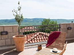 Authentic Villa With Private Pool,hot Tub,covered Terraces,panoramic V