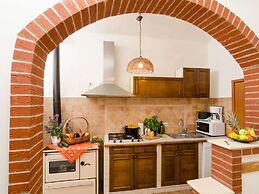 Authentic Villa With Private Pool,hot Tub,covered Terraces,panoramic V