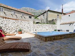 Authentic Villa With Private Pool,hot Tub,covered Terraces,panoramic V