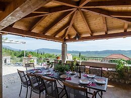 Authentic Villa With Private Pool,hot Tub,covered Terraces,panoramic V