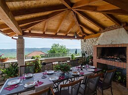 Authentic Villa With Private Pool,hot Tub,covered Terraces,panoramic V