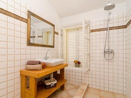 Authentic Villa With Private Pool,hot Tub,covered Terraces,panoramic V