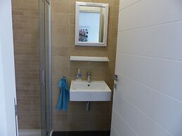 Apartment With Terrace for 4 People