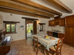 Beautiful Mansion With Pool in Sant'angelo