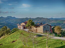 Beautiful Mansion With Pool in Sant'angelo
