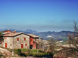 Beautiful Mansion With Pool in Sant'angelo