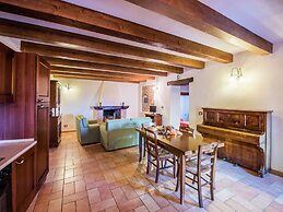 Beautiful Mansion With Pool in Sant'angelo