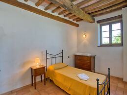 Beautiful Mansion With Pool in Sant'angelo