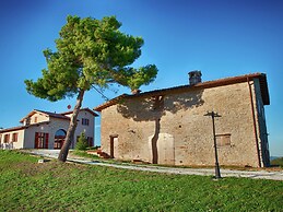 Beautiful Mansion With Pool in Sant'angelo