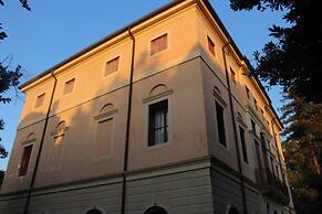 Venice Region Castle With Garden Views