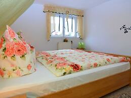 Charming Flat in Sebnitz With Garden