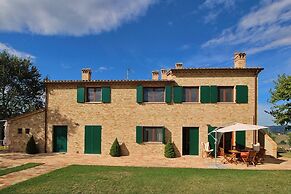 Tranquil Hilltop Cottage