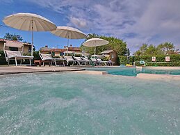 Belvilla by OYO Cottage in Montelabbate With Pool