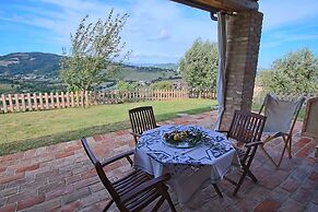Tranquil Hilltop Cottage