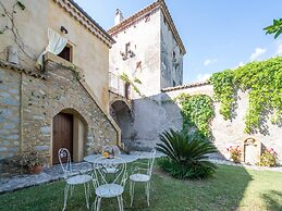 Holiday Home in Stilo With Pool & Views