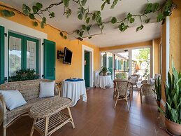 Holiday Home in Stilo With Pool & Views