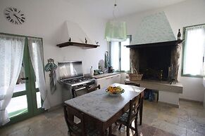 Belvilla by OYO Villa Fiorita Due