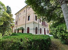 Belvilla by OYO Villa Fiorita Due