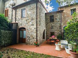 Holiday Home in Town Center with Pool, Garden, Hot Tub