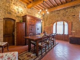Holiday Home in Town Center with Pool, Garden, Hot Tub
