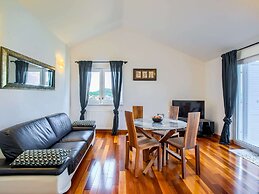 Apartment in Murter With Bubble Bath