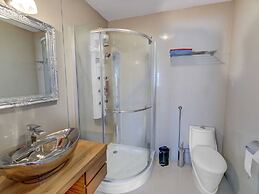 Apartment in Murter With Bubble Bath