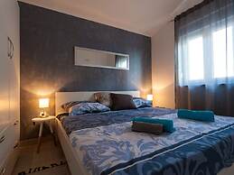 Lush Apartment in Omisalj Near Seabeach