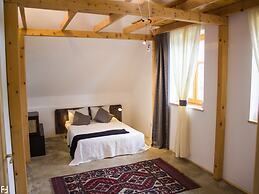 Comfy Holiday Home in Bunjevci With Hot Tub