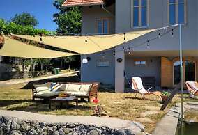 Comfy Holiday Home in Bunjevci With Hot Tub