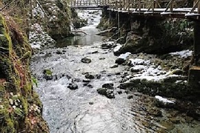 Comfy Holiday Home in Bunjevci With Hot Tub