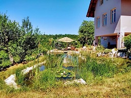 Comfy Holiday Home in Bunjevci With Hot Tub