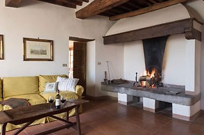 Apartment in Pergine Valdarno With Pool