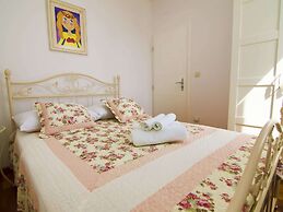 Apartment in Murter With Swimming Pool