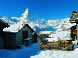 Unique Holiday Home in Heremence in the ski Area