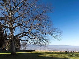 Belvilla by OYO Alluring Holiday Home With Garden