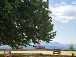 Belvilla by OYO Alluring Holiday Home With Garden