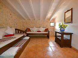 Belvilla by OYO Albadallet