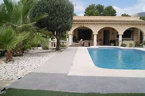 Belvilla by OYO Casa Nido Ca!lido