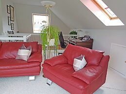 Reizendes Ferienhaus mit Swimmingpool Naehe Ostsee