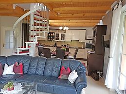 Reizendes Ferienhaus mit Swimmingpool Naehe Ostsee