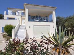 Villa in Finikounda With sea Beach