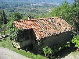 Belvilla by OYO Cottage in Piandisca2 With Terrace