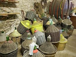 Belvilla by OYO Cottage in Piandisca2 With Terrace