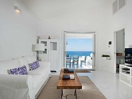 Belvilla by OYO Casa Blu