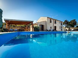 Villa in Castellammare del Golfo With Pool
