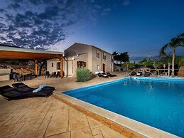 Villa in Castellammare del Golfo With Pool