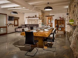 Villa in Castellammare del Golfo With Pool