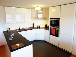 Luxury Apartment with Hot Tub in Veysonnaz