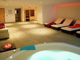 Luxury Apartment with Hot Tub in Veysonnaz